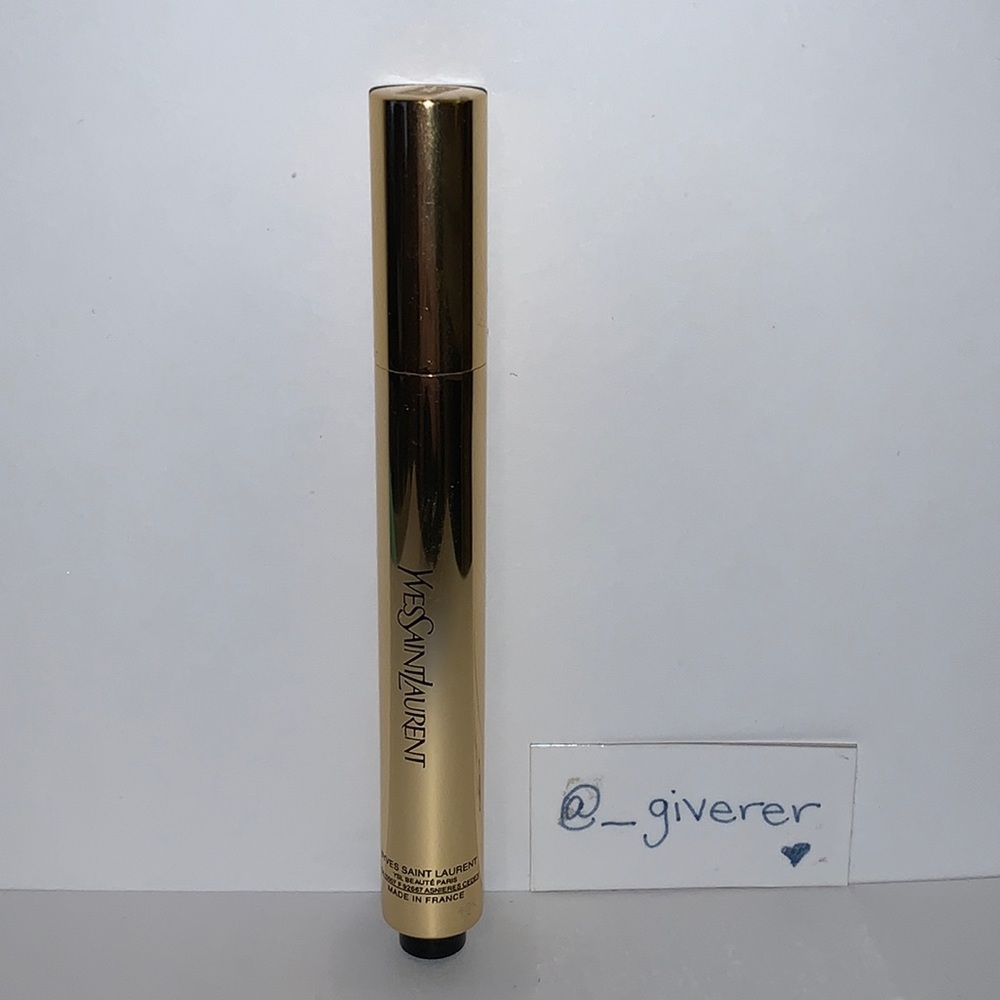 8 Touché Eclat YSL Radiant Touch Concealer